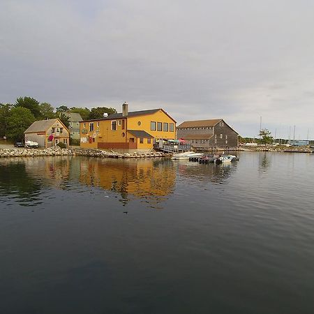 Inner Harbor Inn Шелбърн Екстериор снимка