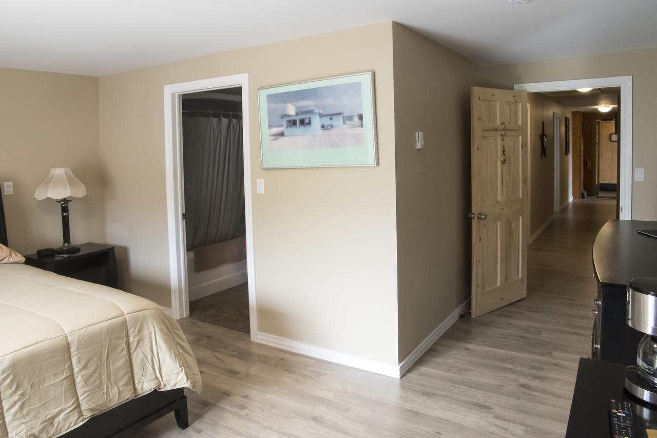 Inner Harbor Inn Шелбърн Екстериор снимка