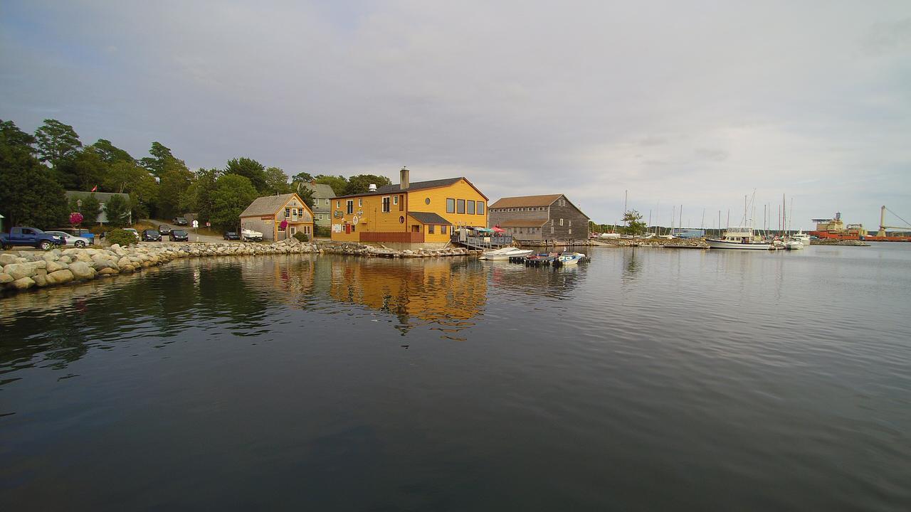 Inner Harbor Inn Шелбърн Екстериор снимка