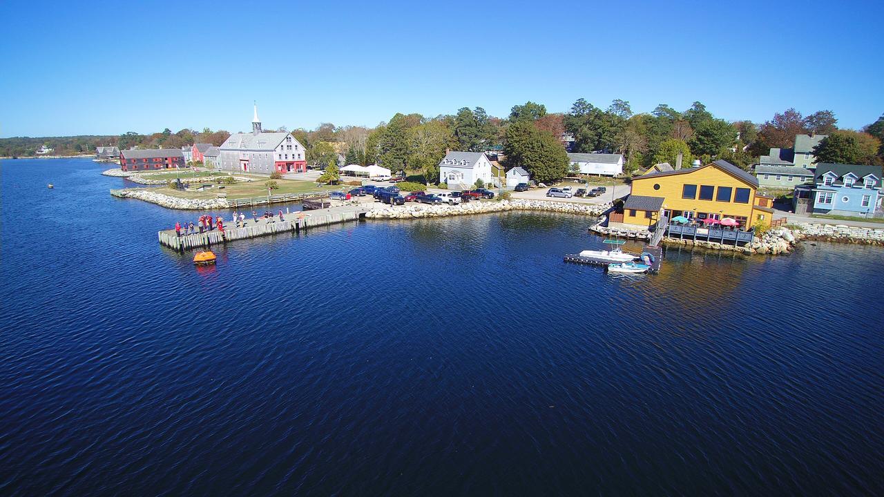 Inner Harbor Inn Шелбърн Екстериор снимка